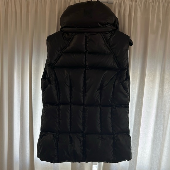 SAM. Down Feather Freedom Vest with Removable Hood - Picture 9 of 10
